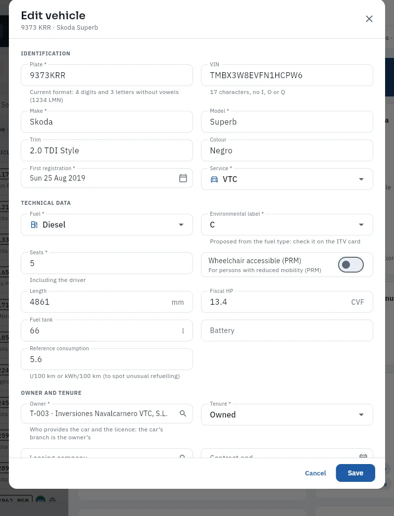 The form for 9373 KRR: identification, technical data and, further down, owner, tenure and devices.