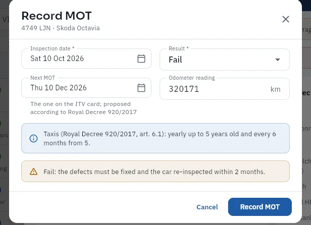 Recording the MOT of taxi 4749 LJN with a failed result (the form has not been saved).